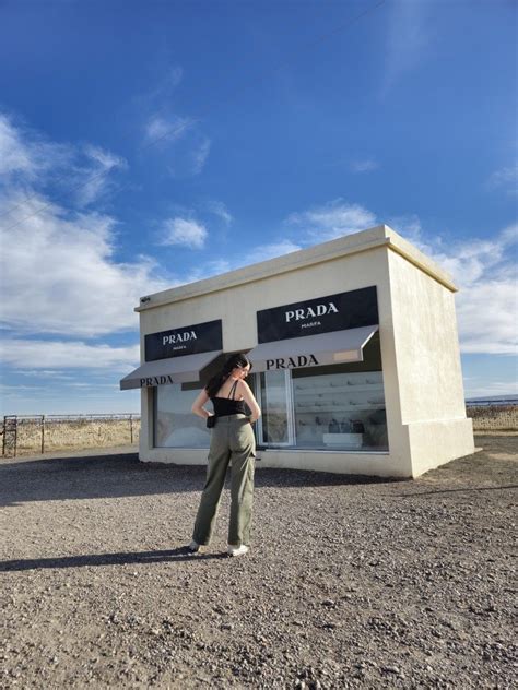 why is prada marfa in nowhere.